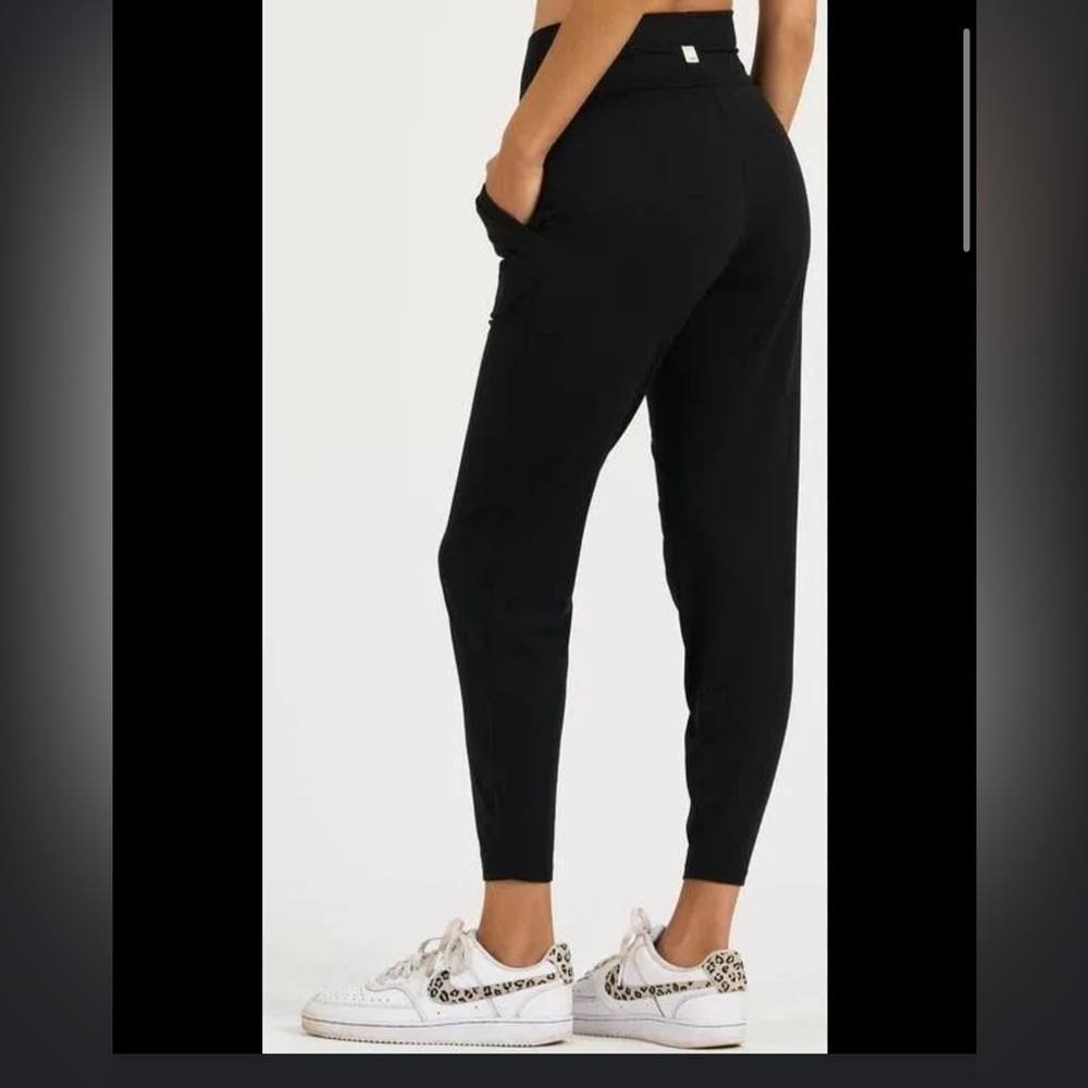 Vuori Lux Harem Jogger View 2